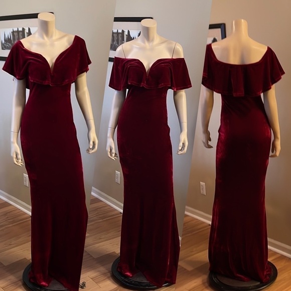 HOLIDAY Symphony Red Off Shoulder Velvet Sexy Dress D/4/A1262 - Picture 2 of 5